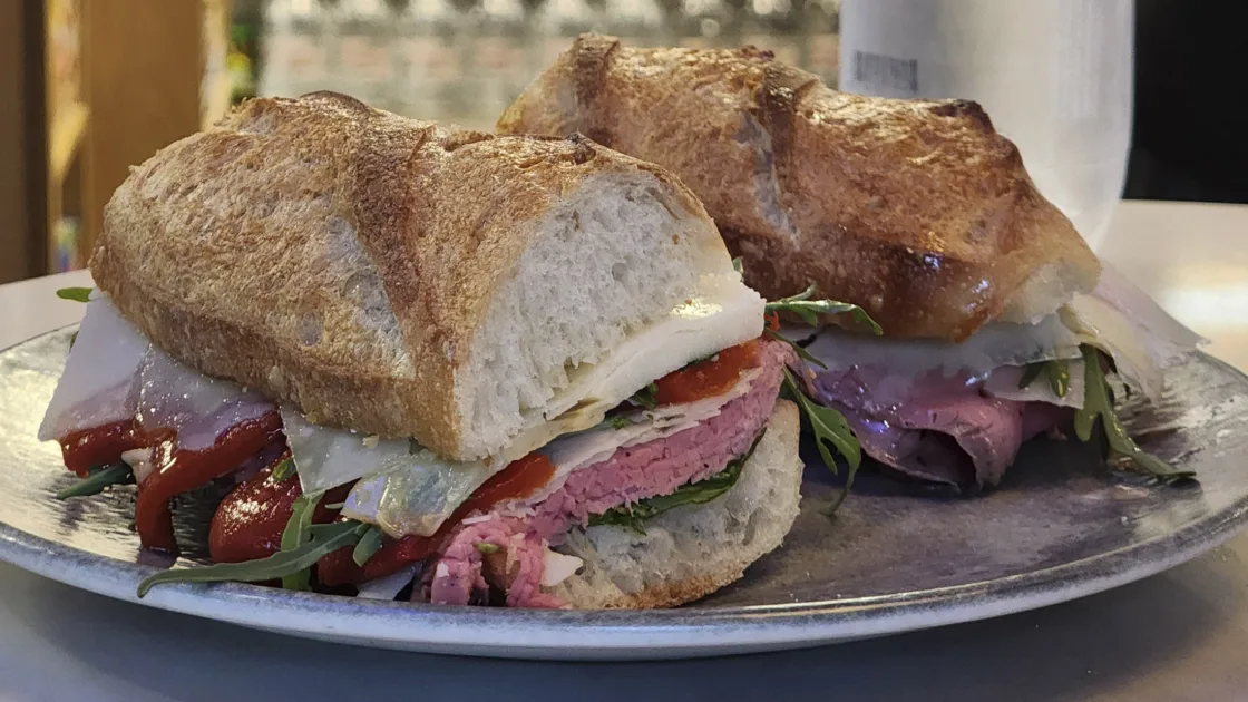 Giovanni’s Deliworld